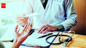 Admin warns of FIR, action against government doctors in private practice. Prayagraj News