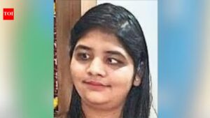 Student defies vision loss to score 97% and engineering career. Nashik News