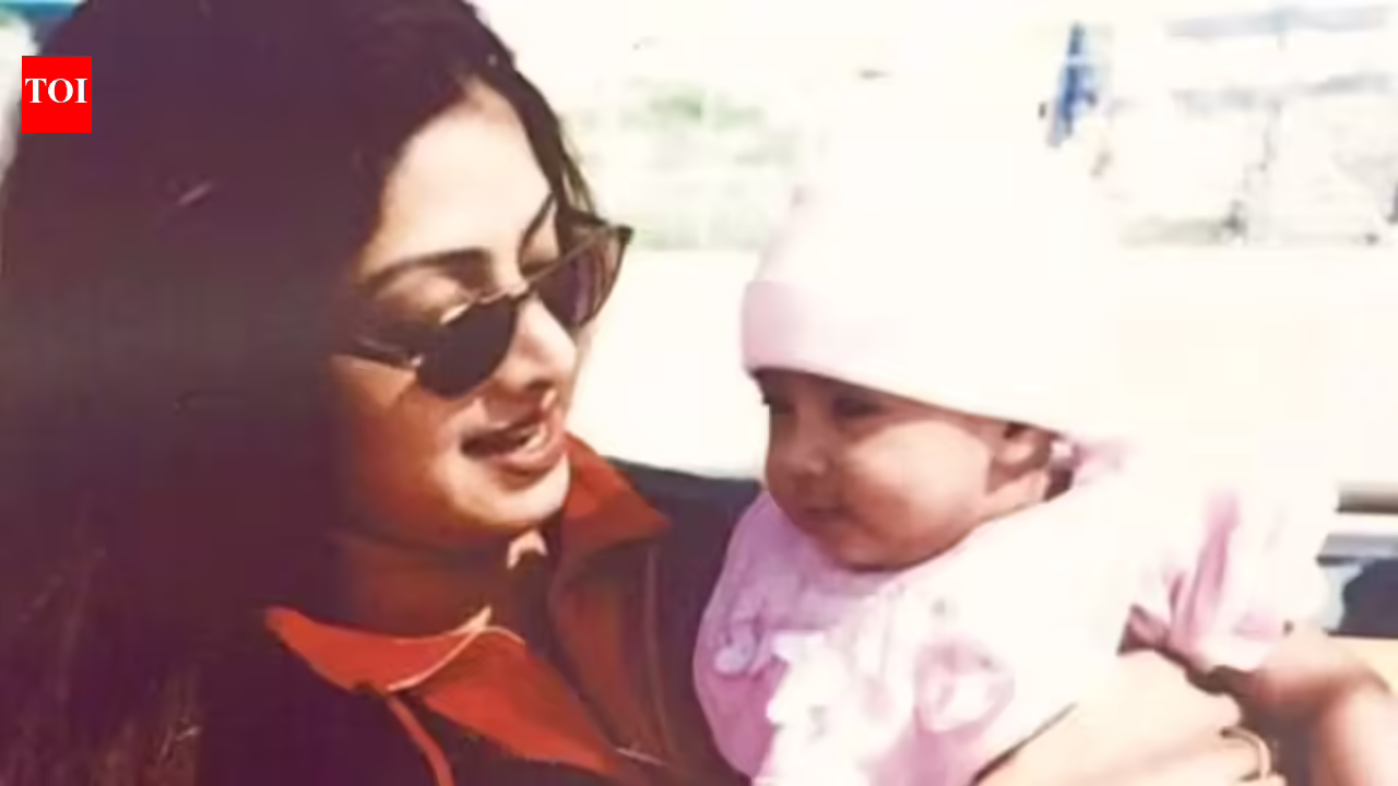 Janhvi Kapoor: When Janhvi Kapoor didn’t want to share Sridevi with sister Khushi: ‘Didn’t even want to share mumma’s huggies with Khush’ | Hindi Movie News