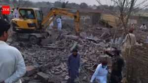 Tragic Suicide Attack in Pakistan Claims Lives of 14 Police Officers. world news