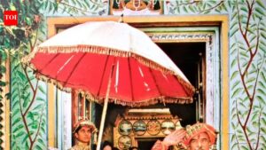 Raghu Rai, a pilgrim behind camera, who captured hidden hues of Kashi | Lucknow News