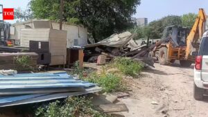 Joint op clears encroachments from govt land. Gurgaon News