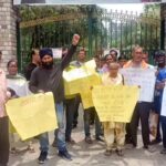 Daily wage workers protest registration rules in Dehradun. Dehradun News