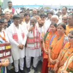 BJP stages stir over power, water crisis in Dhanbad. Ranchi News