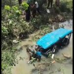 E-rickshaw falls in Hazaribag river, 8 injured. Ranchi News