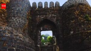 The incredible monitor lizard legend behind Maharashtra’s famous Sinhagad Fort has long fascinated travelers.