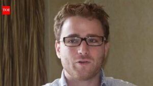 In 2012, Stewart Butterfield tried saving a game company, and that one workplace tool ended up becoming Slack.